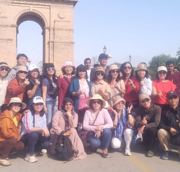 Taj Mahal and Agra Fort Tour by Luxury Car: A Premium Experience with Travelcix