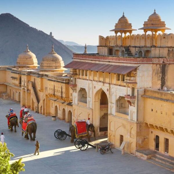 From Delhi: 2 Days Tour of Agra and Jaipur by Car – By Travelcix