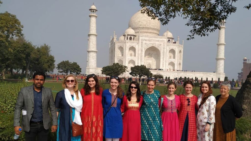 taj-mahal-group-tour-package